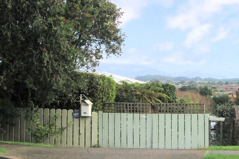 Photo of property in 60 Seddon Street, Waikanae, 5036