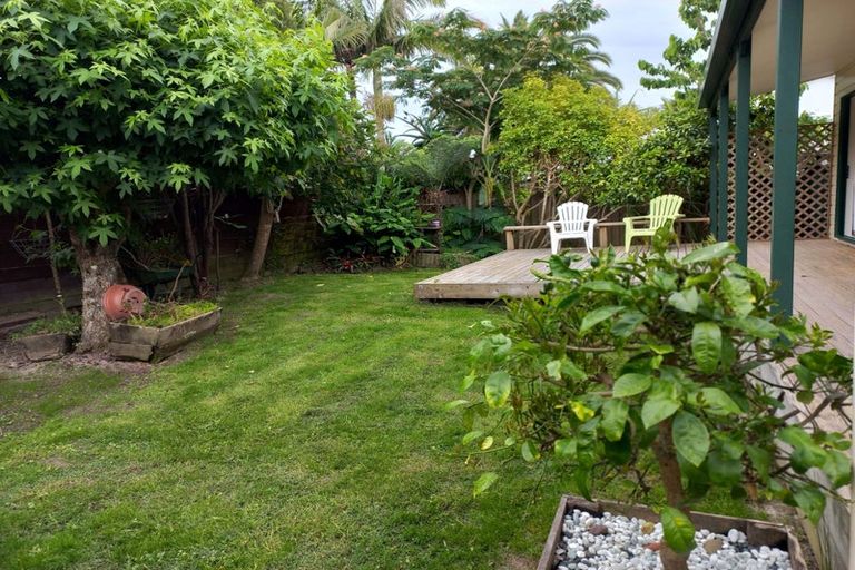 Photo of property in 5 Macnay Way, Murrays Bay, Auckland, 0630