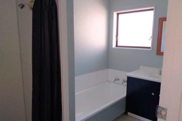 Photo of property in 2/12 Beveridge Place, Greenmeadows, Napier, 4112