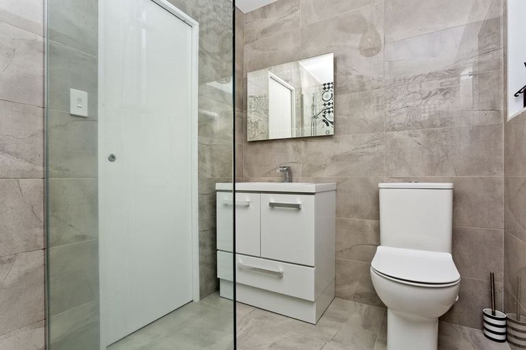 Photo of property in 1/11 Kahika Road, Birkdale, Auckland, 0626