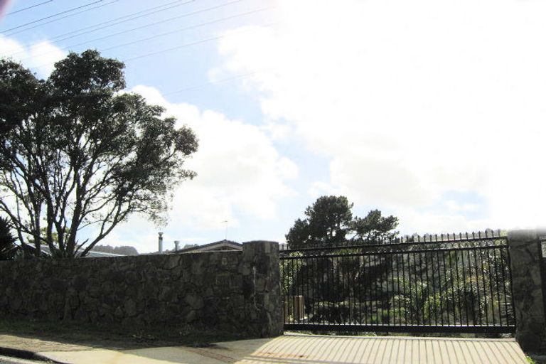 Photo of property in 632 Huia Road, Parau, Auckland, 0604