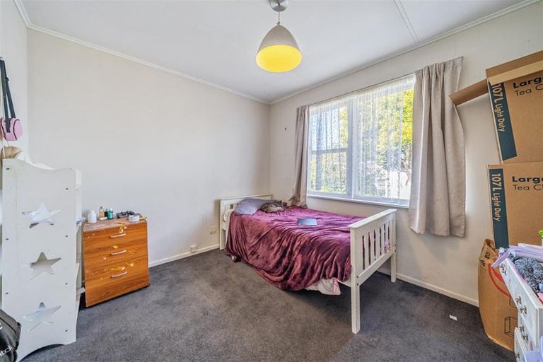 Photo of property in 5 Cypress Drive, Maungaraki, Lower Hutt, 5010