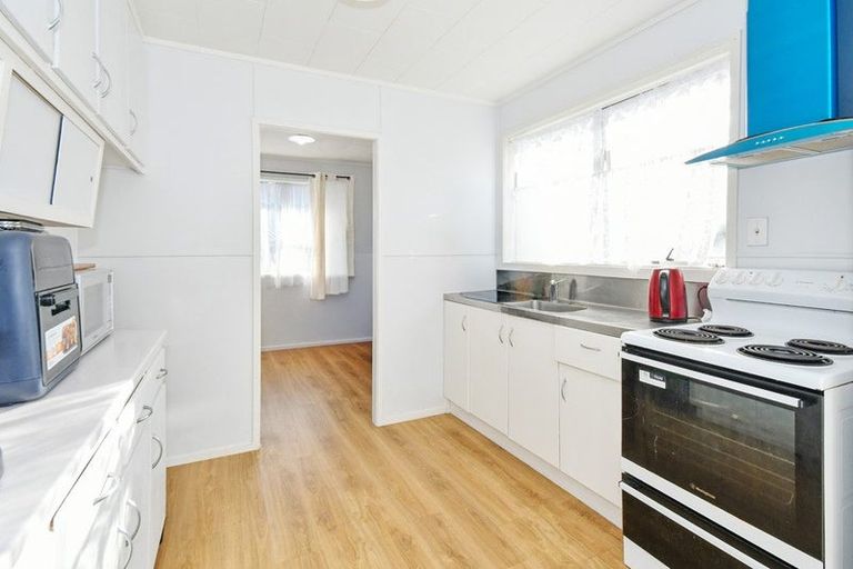 Photo of property in 1/58 Te Irirangi Drive, Clover Park, Auckland, 2019