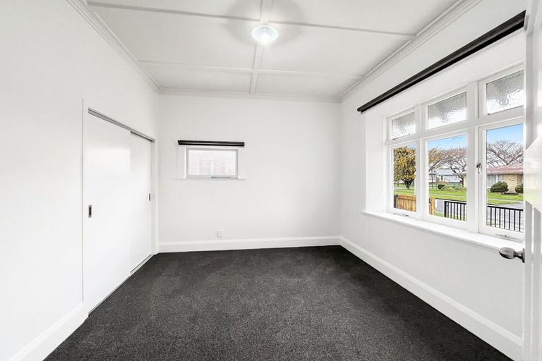Photo of property in 27 Glasgow Street, Takaro, Palmerston North, 4412