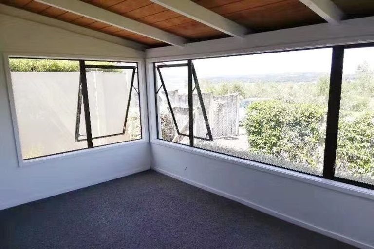 Photo of property in 283 Old North Road, Kumeu, 0892