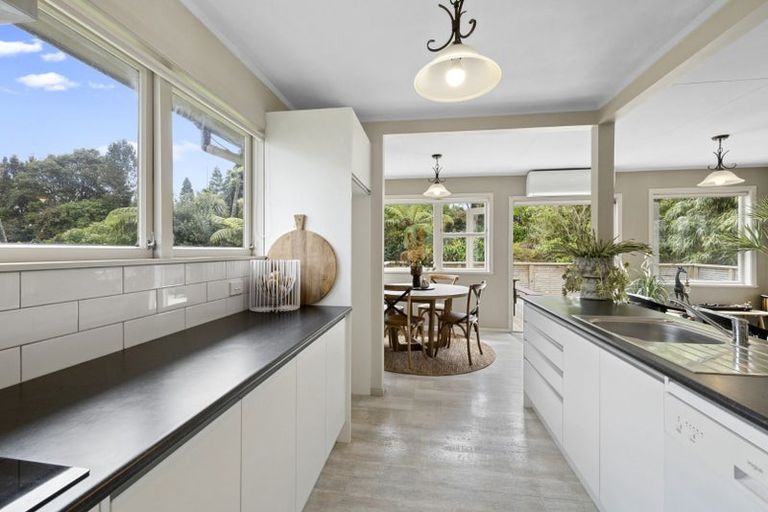 Photo of property in 49a Waiwaka Terrace, Strandon, New Plymouth, 4312