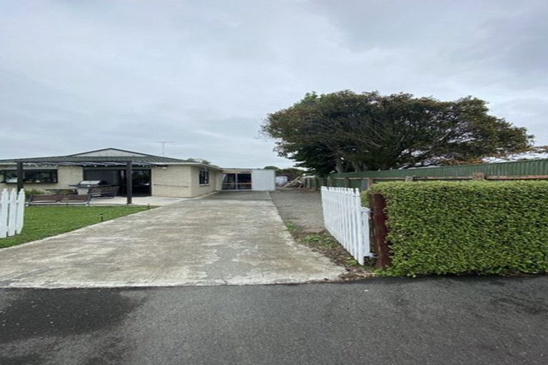 Photo of property in 6 Panama Street, Martinborough, 5711