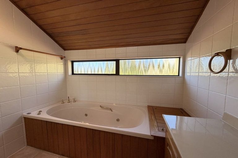 Photo of property in 7 Aotearoa Terrace, Murrays Bay, Auckland, 0630