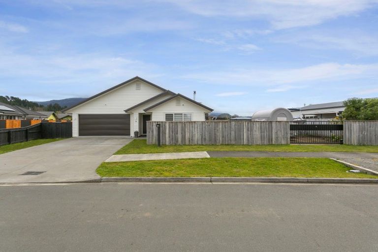 Photo of property in 12 Ngahana Place, Turangi, 3334