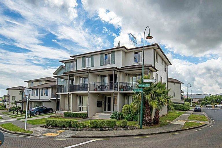 Photo of property in 4/1 Opito Way, East Tamaki, Auckland, 2013