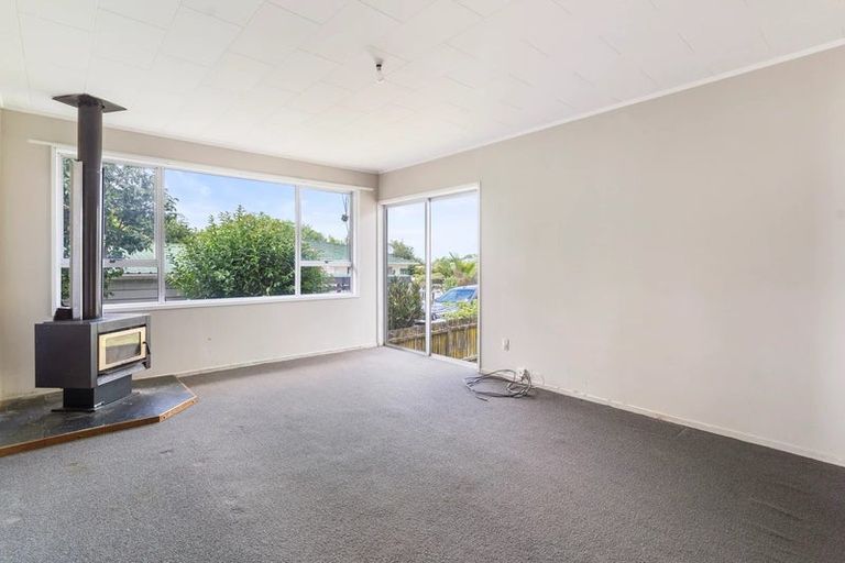 Photo of property in 10 Siska Place, Wattle Downs, Auckland, 2103
