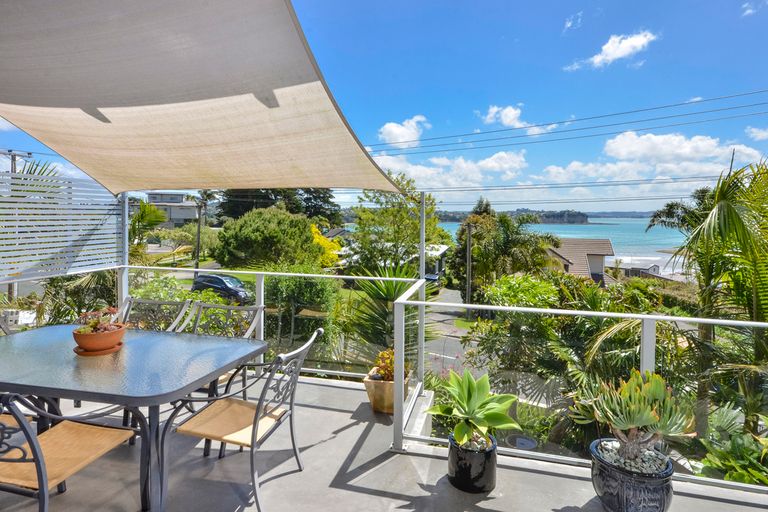 Photo of property in 2/19 Tindalls Bay Road, Tindalls Beach, Whangaparaoa, 0930