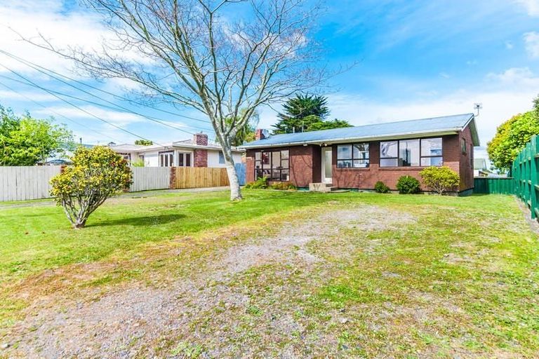 Photo of property in 310 Rangatira Road, Beach Haven, Auckland, 0626