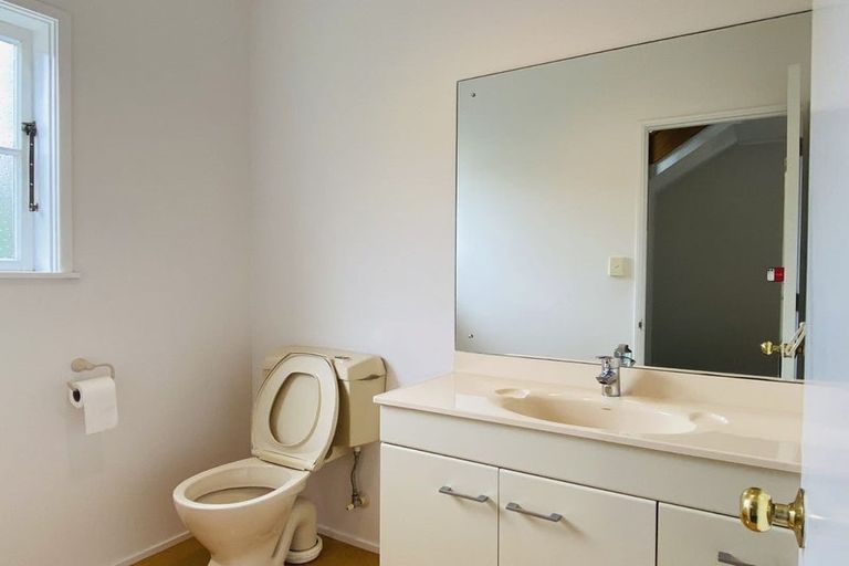 Photo of property in 127 St Heliers Road, Saint Heliers, Auckland, 1071