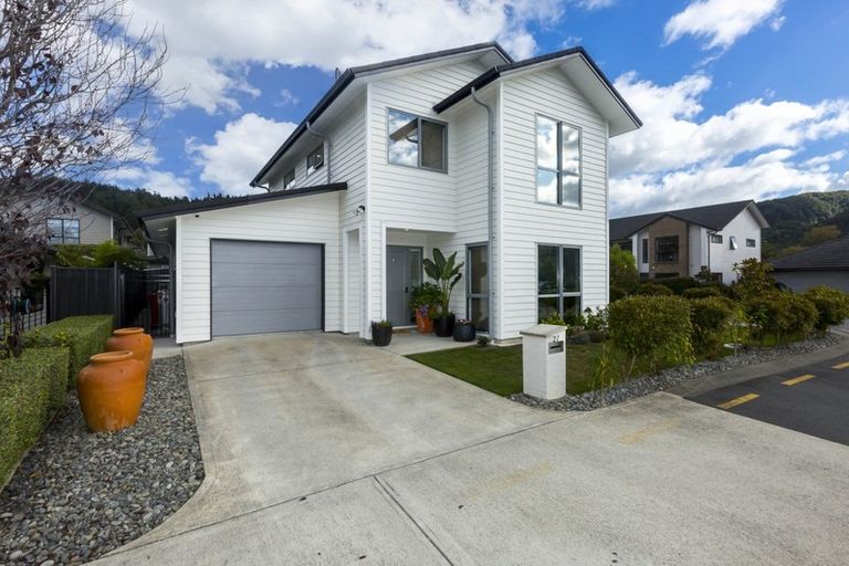 Photo of property in 27 Ashington Road, Silverstream, Upper Hutt, 5019