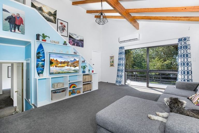 Photo of property in 10 Prestwick Place, Wattle Downs, Auckland, 2103