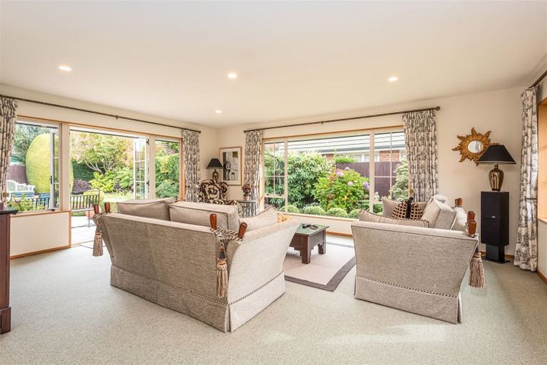 Photo of property in 7 Tavistock Place, Russley, Christchurch, 8042