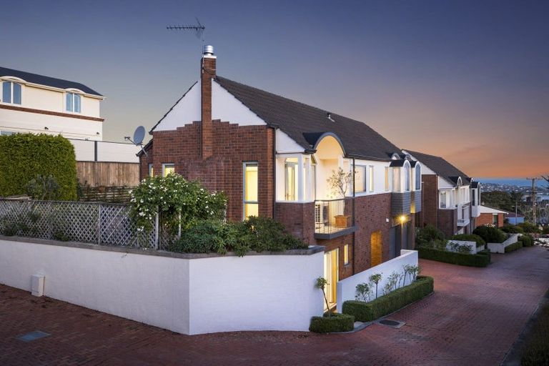 Photo of property in 60 Drivers Road, Maori Hill, Dunedin, 9010