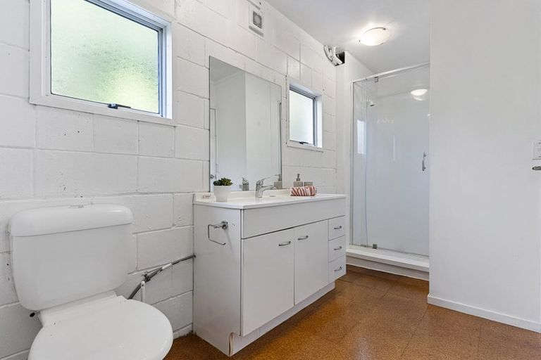 Photo of property in 15 Beeche Place, Birkdale, Auckland, 0626