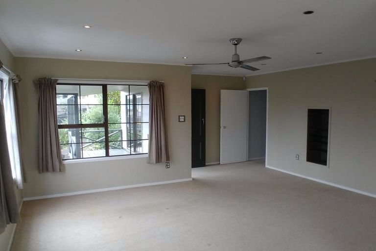 Photo of property in 34 Pemberton Avenue, Bayview, Auckland, 0629