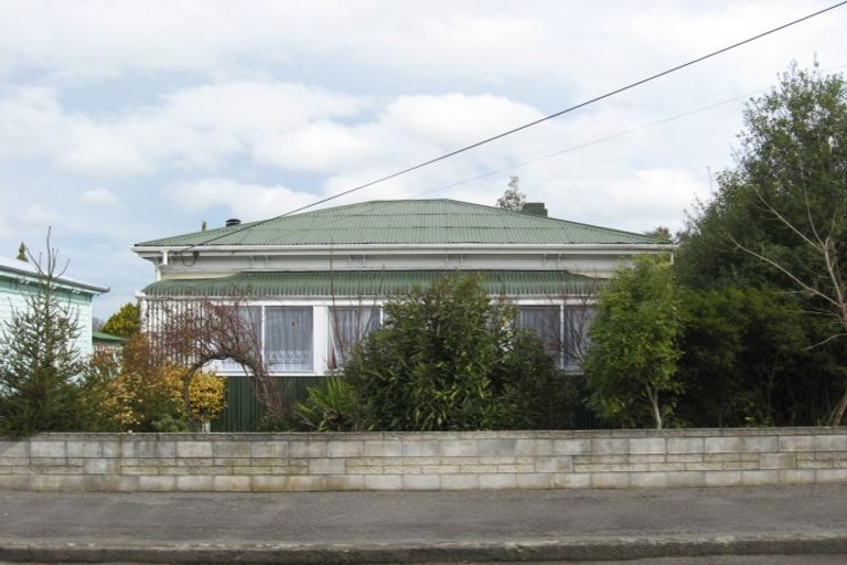 Photo of property in 102 Bannister Street, Masterton, 5810