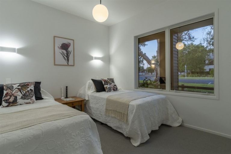 Photo of property in 76 Edgecumbe Road, Tauranga, 3110