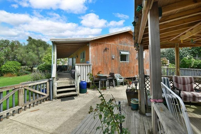 Photo of property in 39 Crosland Road, South Head, Helensville, 0874