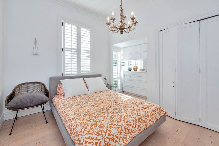 Photo of property in 26 Church Street, Devonport, Auckland, 0624