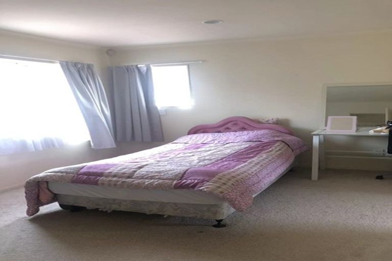 Photo of property in Chantelle Close, 44e Lavery Place, Sunnynook, Auckland, 0632