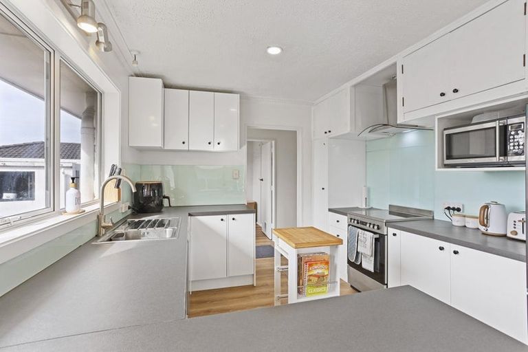 Photo of property in 8 Gibbs Drive, Woodend, 7610