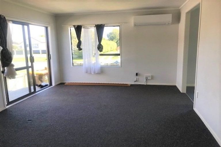 Photo of property in 2/141 Windermere Drive, Poike, Tauranga, 3112