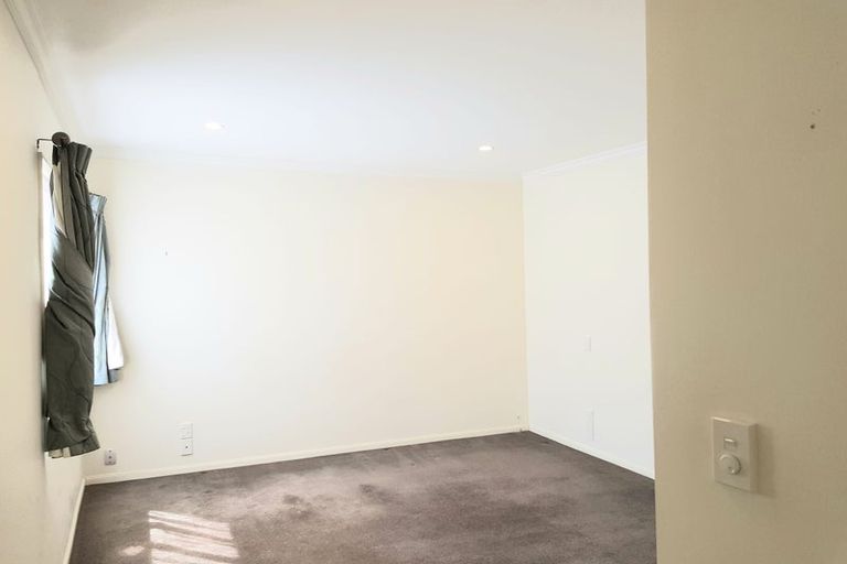 Photo of property in 60 Futuna Close, Karori, Wellington, 6012