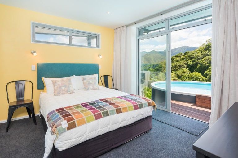 Photo of property in 251 Queen Charlotte Drive, Havelock, Picton, 7281