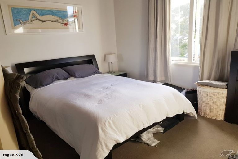 Photo of property in 28 Malvern Road, Morningside, Auckland, 1022