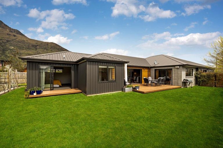 Photo of property in 6 Chadlington Way, Lower Shotover, Queenstown, 9304