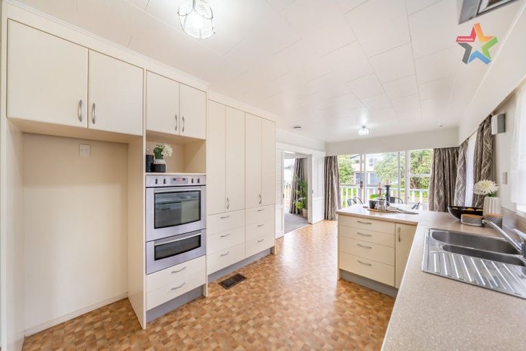 Photo of property in 8 Robson Street, Stokes Valley, Lower Hutt, 5019