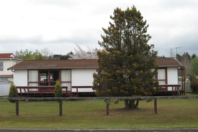 Photo of property in 30 Willow Avenue, Hannahs Bay, Rotorua, 3010