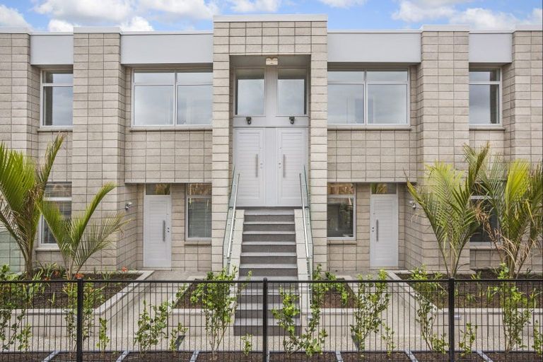 Photo of property in 7 Bickerton Way, Flat Bush, Auckland, 2019