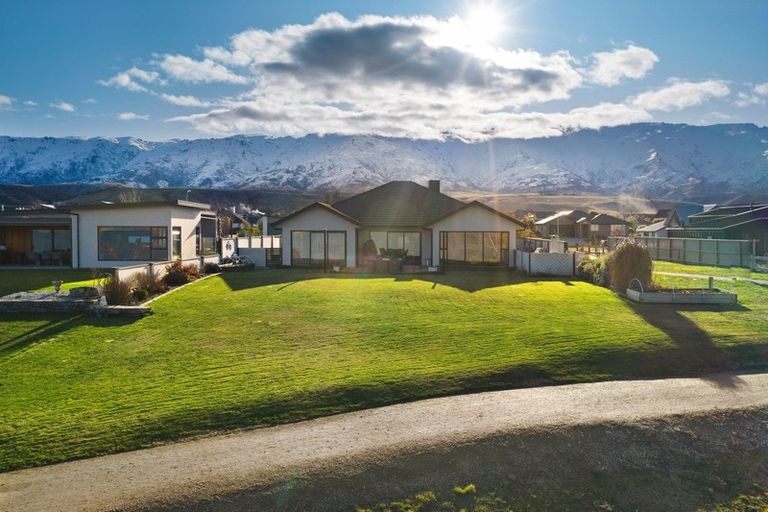 Photo of property in 28 De Bettencor Place, Mount Pisa, Cromwell, 9383