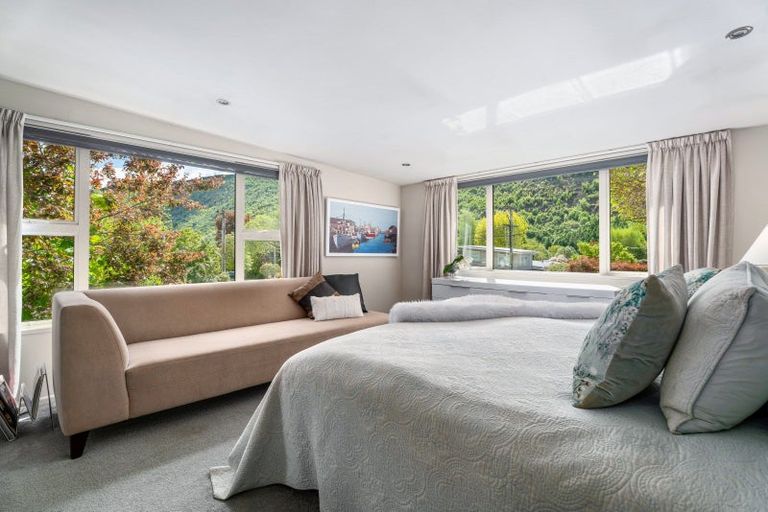 Photo of property in 56 Centennial Avenue, Arrowtown, 9302