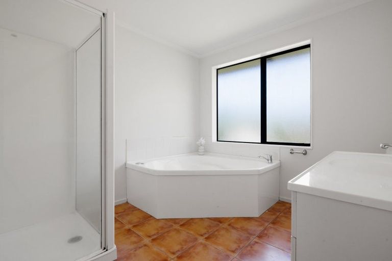 Photo of property in 37 Aldona Place, Fairview Downs, Hamilton, 3214