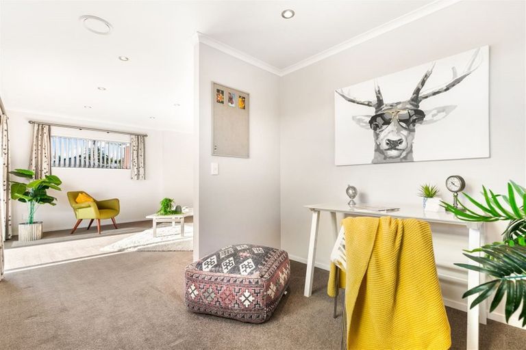 Photo of property in 131 Waimumu Road, Massey, Auckland, 0614