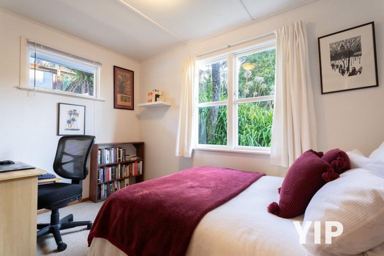 Photo of property in 43 Catherine Crescent, Paparangi, Wellington, 6037