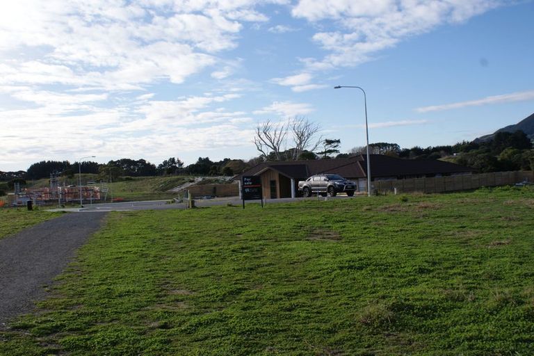 Photo of property in 9 Pihoihoi Close, Waikanae, 5036