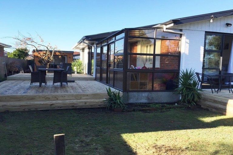 Photo of property in 2/1 Greers Road, Ilam, Christchurch, 8041