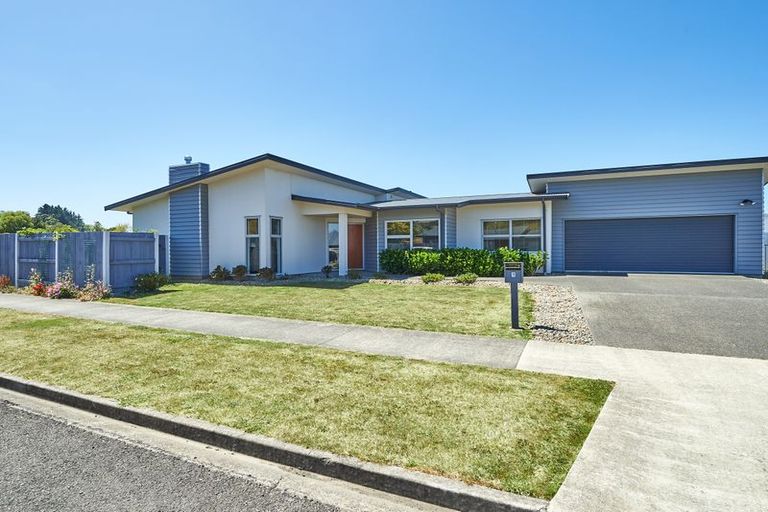 Photo of property in 1 Millbrook Place, Ashhurst, 4810