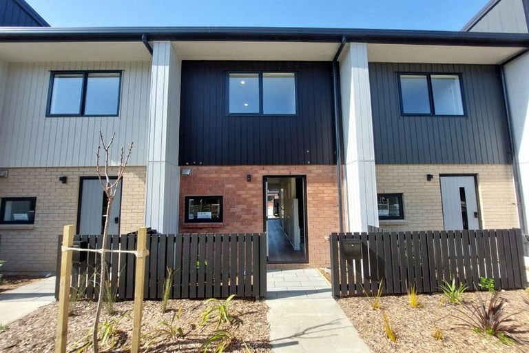 Photo of property in 7/474 West Coast Road, Glen Eden, Auckland, 0602