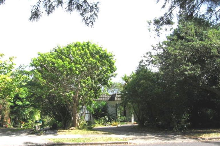 Photo of property in 2/44 Waiau Street, Torbay, Auckland, 0630