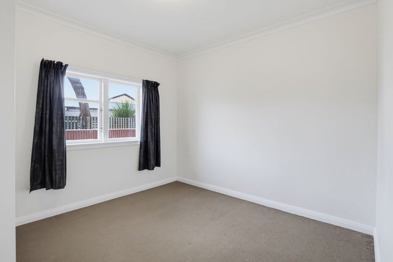 Photo of property in 595 Queen Street East, Levin, 5510