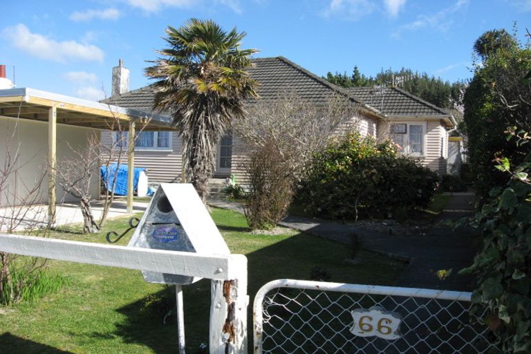 Photo of property in 66 Bledisloe Crescent, Wainuiomata, Lower Hutt, 5014